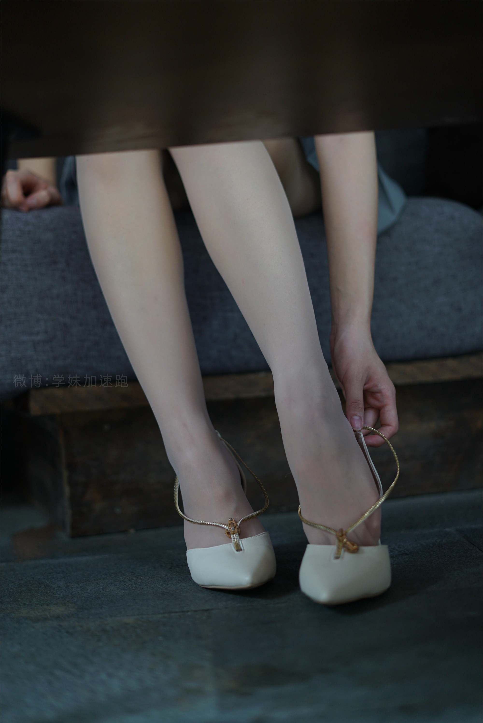 学妹加速跑 XM053《灰裙下的丝-玲玲》